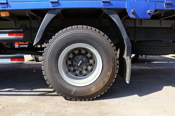 ���� ����Q5 220���� 6X2 6.8�������ػ���ͼƬ