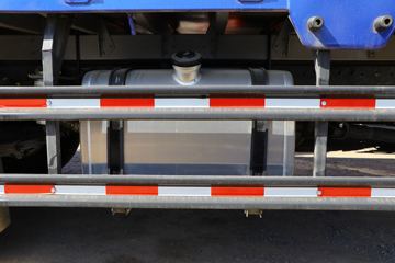 ���� ����Q5 220���� 6X2 6.8�������ػ���ͼƬ