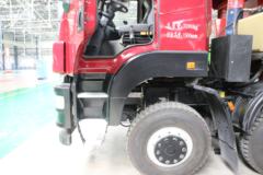 长征汽车 400马力 8X8 自卸车(CZ2310SU76)