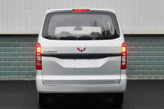 五菱 宏光V 2019款 劲取版 99马力 汽油 1.5L面包车(国六)