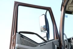 一汽解放 新J6P重卡 寒区版 460马力 8X4 9.5米栏板载货车(CA1310P66K24L7T4E5)