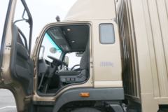 福田 奥铃大黄蜂 210马力 6.8米排半厢式载货车(BJ5186XXY-A1)