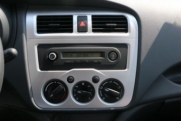 �������� �ǿ�Lϵ ��׼�� 1.5L 112���� ���� 2.66��˫������΢��(SC1032SAAA5)ͼƬ