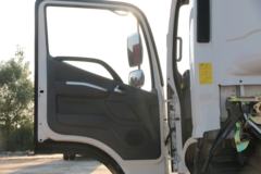 福田 奥铃新捷运 轻量化版 156马力 4.18米单排仓栅式轻卡(BJ5048CCY-A1)