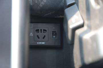 һ����� ��J6P�ؿ� �ʻݰ�2.0 460���� 6X4ǣ����(CA4250P66K24T1A1E5)ͼƬ