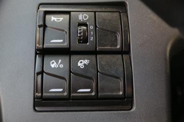 һ����� ��J6P�ؿ� �ʻݰ�2.0 460���� 6X4ǣ����(CA4250P66K24T1A1E5)ͼƬ