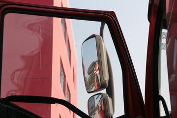 һ����� ��J6P�ؿ� �ʻݰ�2.0 460���� 6X4ǣ����(CA4250P66K24T1A1E5)ͼƬ