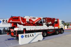 中国重汽 HOWO T7H重卡 10X4 折臂随车吊(宏昌天马牌)