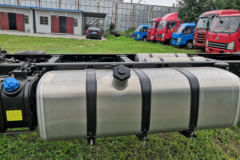 解放 麟VH 220马力 6.75米排半栏板载货车(CA1180PK62L7E5A85)