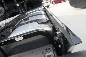 �ֶ��� FH16�ؿ� 750���� 4X2 �Զ���ǣ����ͼƬ