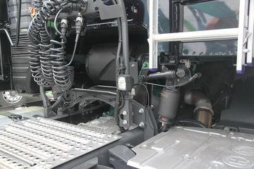 �ֶ��� FH16�ؿ� 750���� 4X2 �Զ���ǣ����ͼƬ