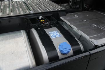 �ֶ��� FH16�ؿ� 750���� 4X2 �Զ���ǣ����ͼƬ