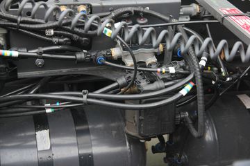 �ֶ��� FH16�ؿ� 750���� 4X2 �Զ���ǣ����ͼƬ