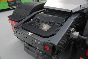 �ֶ��� FH16�ؿ� 750���� 4X2 �Զ���ǣ����ͼƬ