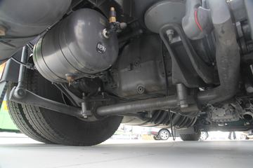 �ֶ��� FH16�ؿ� 750���� 4X2 �Զ���ǣ����ͼƬ