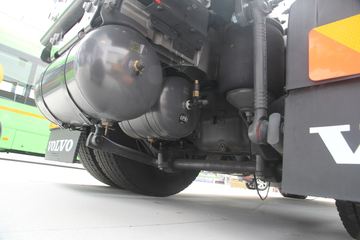 �ֶ��� FH16�ؿ� 750���� 4X2 �Զ���ǣ����ͼƬ