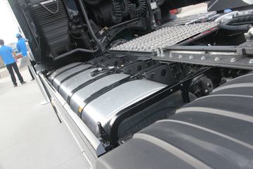 �ֶ��� FH16�ؿ� 750���� 4X2 �Զ���ǣ����ͼƬ