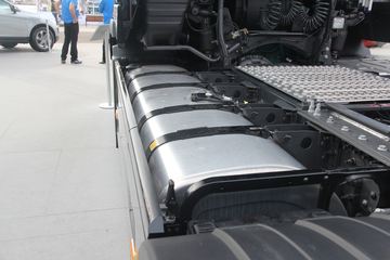 �ֶ��� FH16�ؿ� 750���� 4X2 �Զ���ǣ����ͼƬ