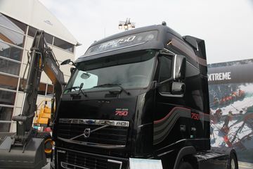 �ֶ��� FH16�ؿ� 750���� 4X2 �Զ���ǣ����ͼƬ