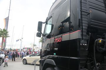 �ֶ��� FH16�ؿ� 750���� 4X2 �Զ���ǣ����ͼƬ