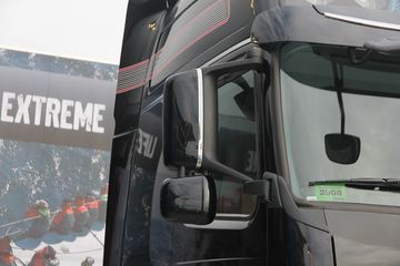 �ֶ��� FH16�ؿ� 750���� 4X2 �Զ���ǣ����ͼƬ