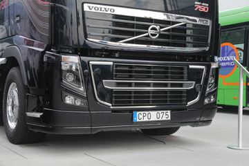 �ֶ��� FH16�ؿ� 750���� 4X2 �Զ���ǣ����ͼƬ