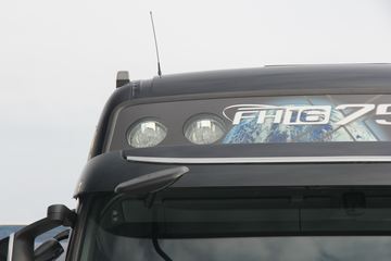 �ֶ��� FH16�ؿ� 750���� 4X2 �Զ���ǣ����ͼƬ