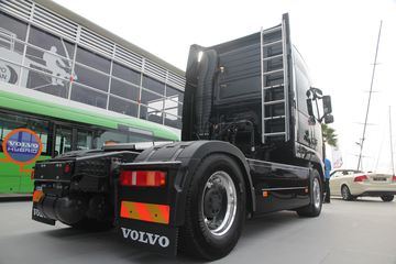 �ֶ��� FH16�ؿ� 750���� 4X2 �Զ���ǣ����ͼƬ