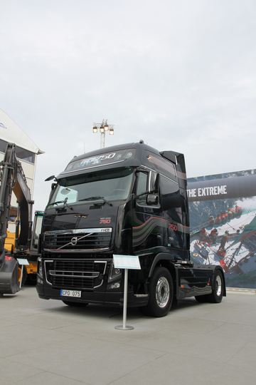 �ֶ��� FH16�ؿ� 750���� 4X2 �Զ���ǣ����ͼƬ