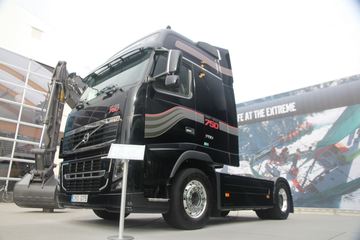 �ֶ��� FH16�ؿ� 750���� 4X2 �Զ���ǣ����ͼƬ