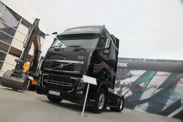 �ֶ��� FH16�ؿ� 750���� 4X2 �Զ���ǣ����ͼƬ