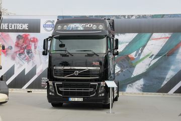 �ֶ��� FH16�ؿ� 750���� 4X2 �Զ���ǣ����ͼƬ