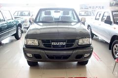 庆铃 TF系列 2.8L柴油 四驱 双排皮卡