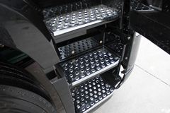 解放 J6P重卡 420马力 6X4 AMT自动挡牵引车(55周年纪念版)(CA4250P66K24T1A3HE)