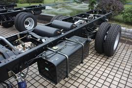 跨越者&nbsp;载货车底盘                                                图片