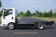 程力新能源 轻量化版 4.5T 单排纯电动载货车底盘(CL1040JBEV)76.65kWh