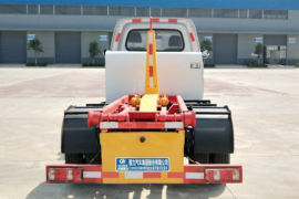 东风襄旅底盘&nbsp;电动垃圾车外观图片