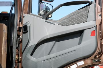 һ����� ��J6P�ؿ� �ʻݰ�2.0�ߺ��� 420���� 6X4ǣ����(CA4250P66K24T1A1E5)ͼƬ