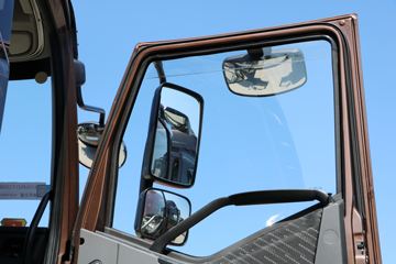 һ����� ��J6P�ؿ� �ʻݰ�2.0�ߺ��� 420���� 6X4ǣ����(CA4250P66K24T1A1E5)ͼƬ