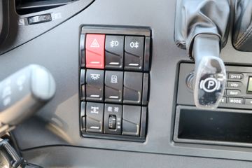 һ����� ��J6P�ؿ� �ʻݰ�2.0�ߺ��� 420���� 6X4ǣ����(CA4250P66K24T1A1E5)ͼƬ