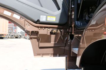 һ����� ��J6P�ؿ� �ʻݰ�2.0�ߺ��� 420���� 6X4ǣ����(CA4250P66K24T1A1E5)ͼƬ