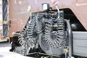 һ����� ��J6P�ؿ� �ʻݰ�2.0�ߺ��� 420���� 6X4ǣ����(CA4250P66K24T1A1E5)ͼƬ