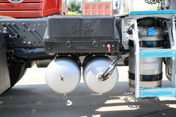 һ����� ��J6P�ؿ� �ʻݰ�2.0�ߺ��� 420���� 6X4ǣ����(CA4250P66K24T1A1E5)ͼƬ