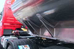 三一重卡 英杰版 400马力 6X4牵引车(HQC4251T)