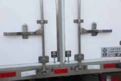 江铃 顺达窄体 116马力 4.15米冷藏车(伴君长兴牌)(AAA5040XLC)