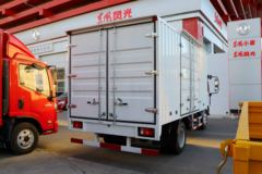 跃进 上骏X300-33 115马力 4.18米单排厢式轻卡(SH5042XXYKFDCMZ)