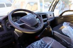 跃进 上骏X300-33 115马力 4.18米单排厢式轻卡(SH5042XXYKFDCMZ)