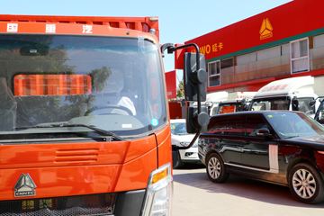 �й�����HOWO ���� 156���� 4.15�׵�����ʽ�Ῠ(ZZ5047XXYF341CE145A)ͼƬ