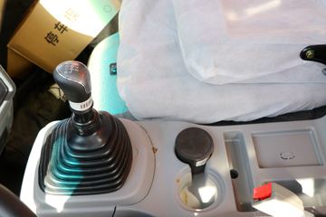 �й�����HOWO ���� 156���� 4.15�׵�����ʽ�Ῠ(ZZ5047XXYF341CE145A)ͼƬ