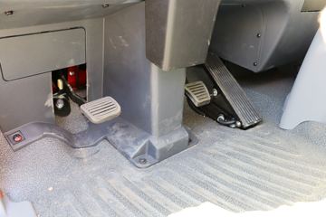 �й�����HOWO ���� 156���� 4.15�׵�����ʽ�Ῠ(ZZ5047XXYF341CE145A)ͼƬ